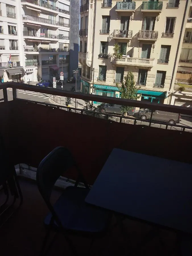 Charmant F1 Pres Tramway Et Plage Nice Apartment