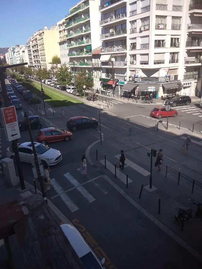 Charmant F1 Pres Tramway Et Plage Nice 0*,